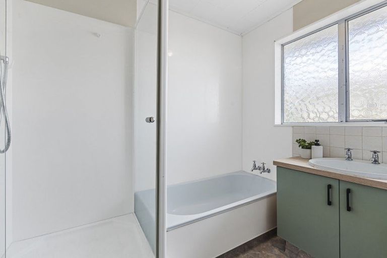 Photo of property in 1/35 Clemow Road, Fitzroy, New Plymouth, 4312