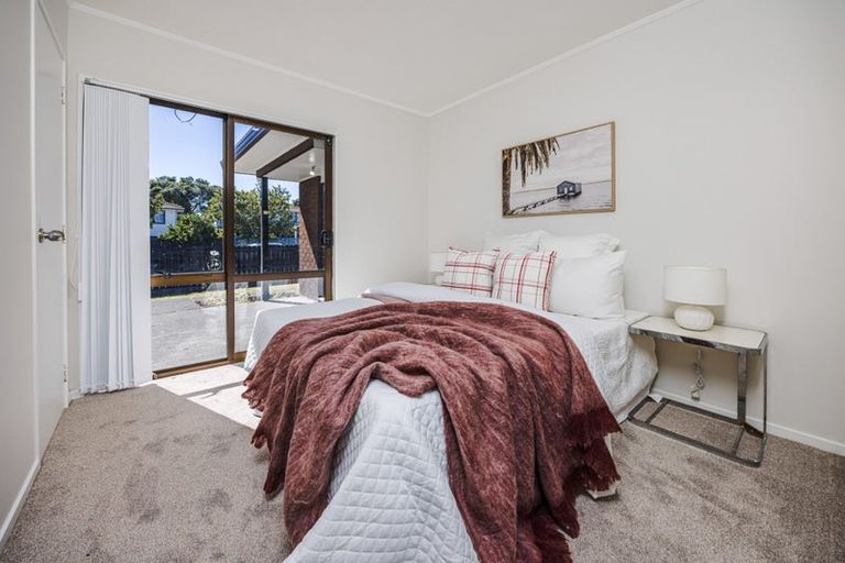 Photo of property in 3/48 Taitimu Drive, Weymouth, Auckland, 2103