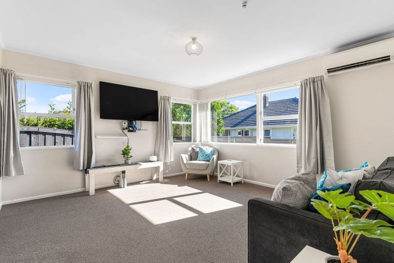 Photo of property in 94 Tirimoana Road, Te Atatu South, Auckland, 0602