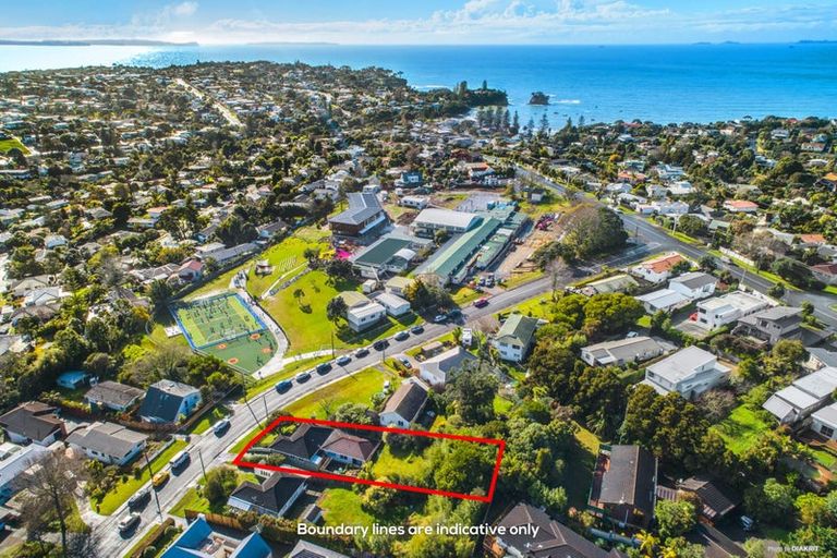 Photo of property in 1/8 Alexander Avenue, Torbay, Auckland, 0630