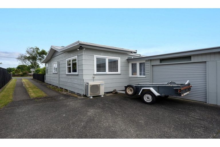 Photo of property in 9a Kawaha Point Road, Fairy Springs, Rotorua, 3015