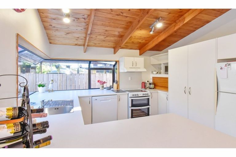 Photo of property in 2/12 Spears Place, Botany Downs, Auckland, 2010