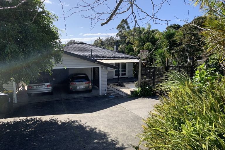 Photo of property in 3 Moffat Road, Red Beach, 0932