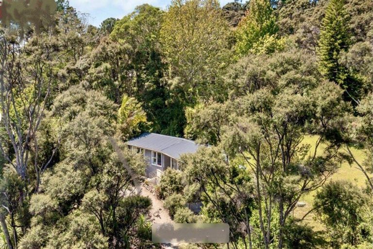 Photo of property in 1060 Sandspit Road, Sandspit, Warkworth, 0982