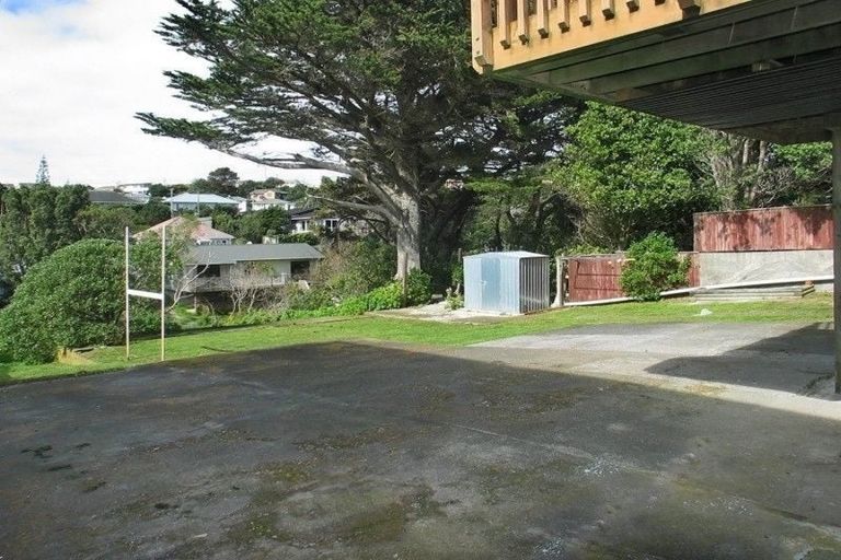 Photo of property in 40 Whanake Street, Titahi Bay, Porirua, 5022