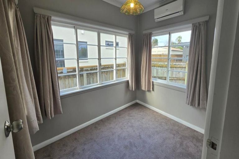 Photo of property in 98/98a Weraroa Road, Levin, 5510