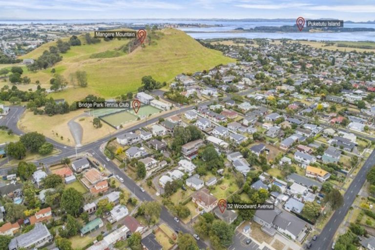 Photo of property in 32 Woodward Avenue, Mangere Bridge, Auckland, 2022