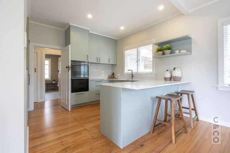 Photo of property in 29 Cambridge Road, Riverhead, 0820