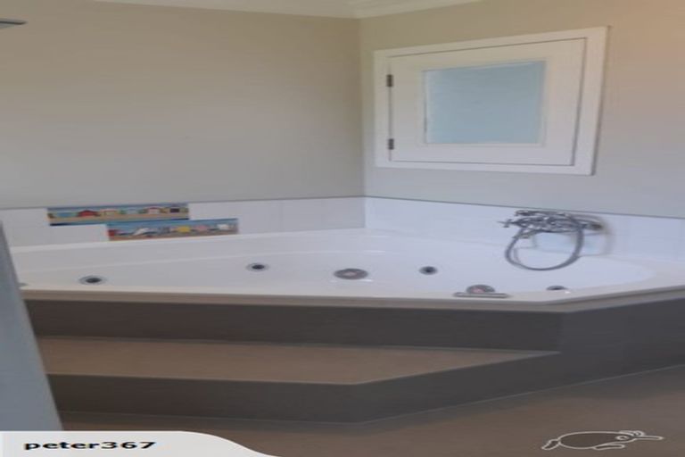 Photo of property in 1/46 Lyons Avenue, Murrays Bay, Auckland, 0630