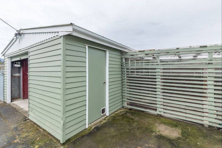 Photo of property in 4 Ross Street, Levin, 5510