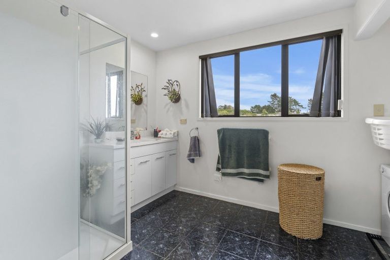 Photo of property in 15 Townsend Road, Paraite, New Plymouth, 4373