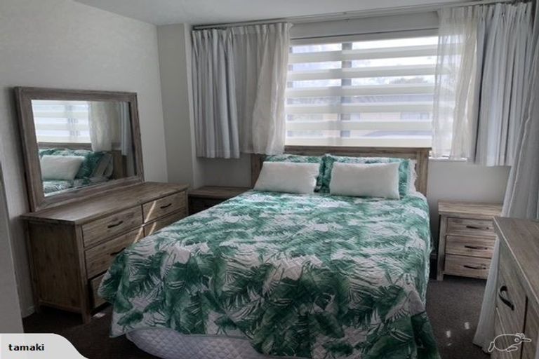 Photo of property in 2/31 Kenderdine Road, Papatoetoe, Auckland, 2025