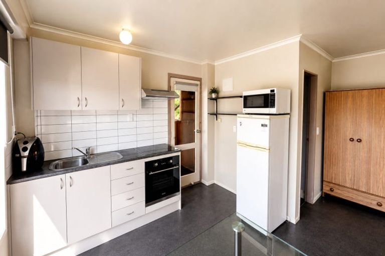 Photo of property in 34a Severn Street, Island Bay, Wellington, 6023