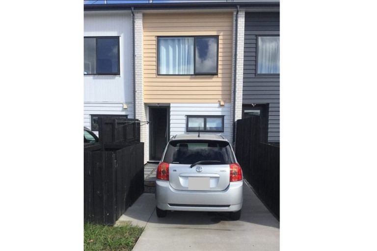 Photo of property in 87 Battalion Drive, Papakura, 2110