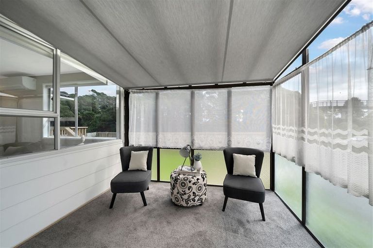 Photo of property in 24 Killington Crescent, Mangere, Auckland, 2022