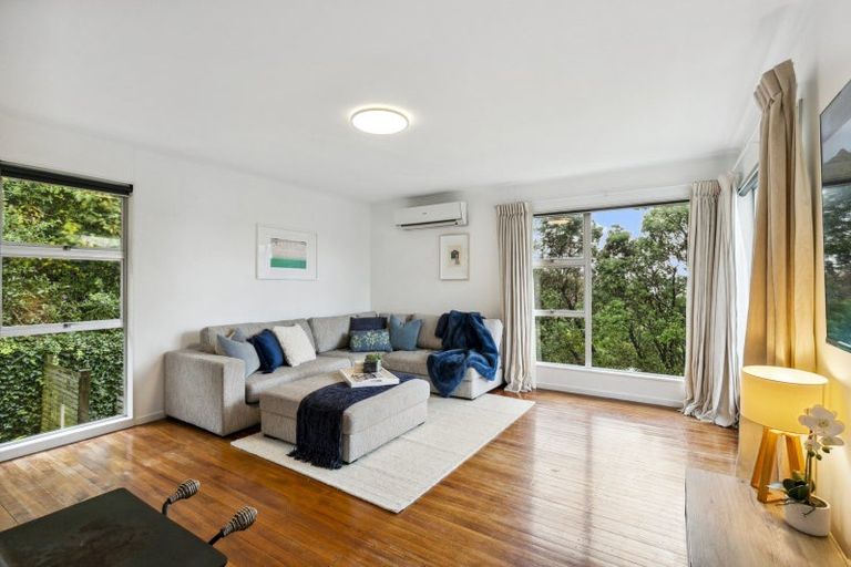 Photo of property in 85 Ruskin Road, Newlands, Wellington, 6037