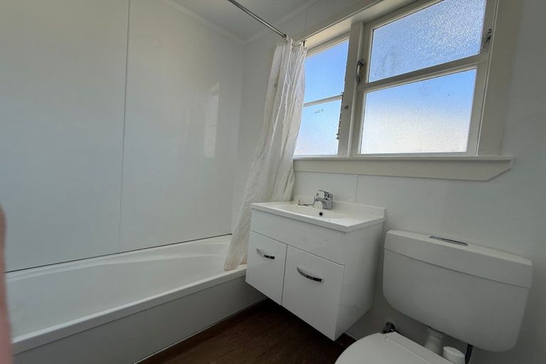 Photo of property in 14 Broadbent Street, Riccarton, Christchurch, 8041