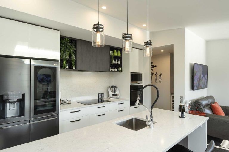 Photo of property in 1 Fraer Street, Cromwell, 9310