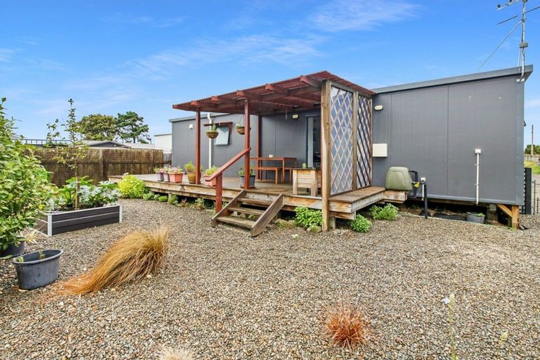 Photo of property in 15a Roore Street, Foxton Beach, Foxton, 4815