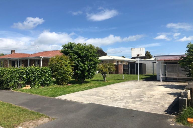 Photo of property in 1 Snead Place, Hamilton East, Hamilton, 3216