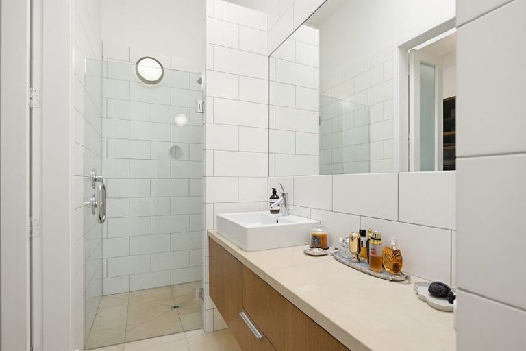 Photo of property in 117 Pirie Street, Mount Victoria, Wellington, 6011