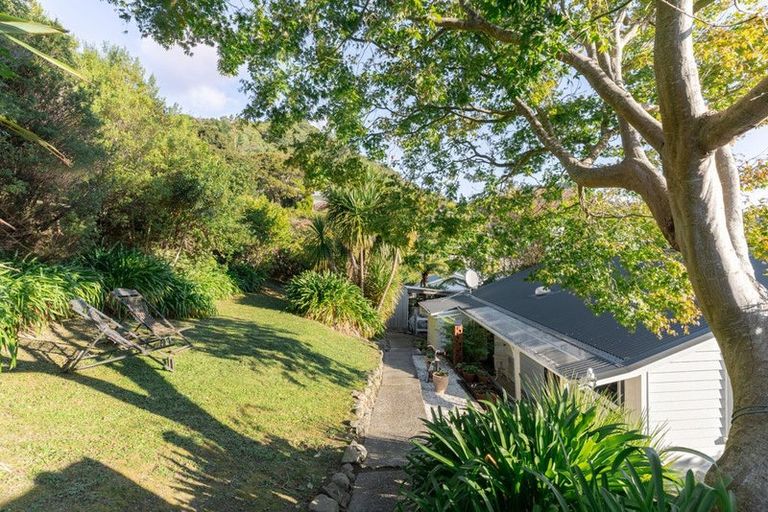 Photo of property in 17a Taranaki Street, Picton, 7220