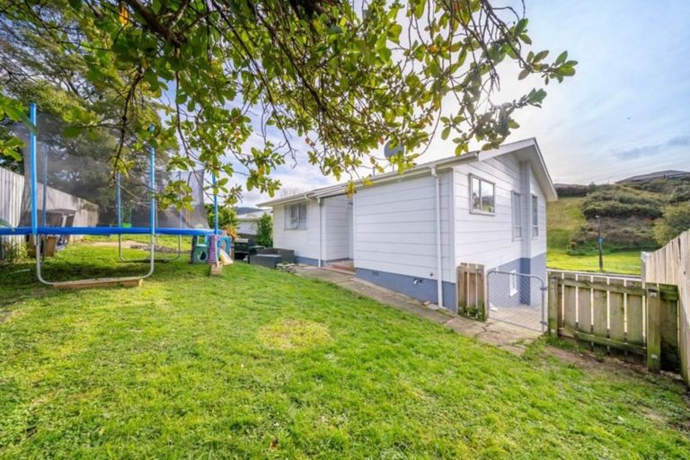 Photo of property in 51 Blueberry Grove, Timberlea, Upper Hutt, 5018