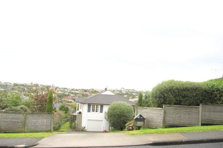 Photo of property in 5 Page Point, Mellons Bay, Auckland, 2014