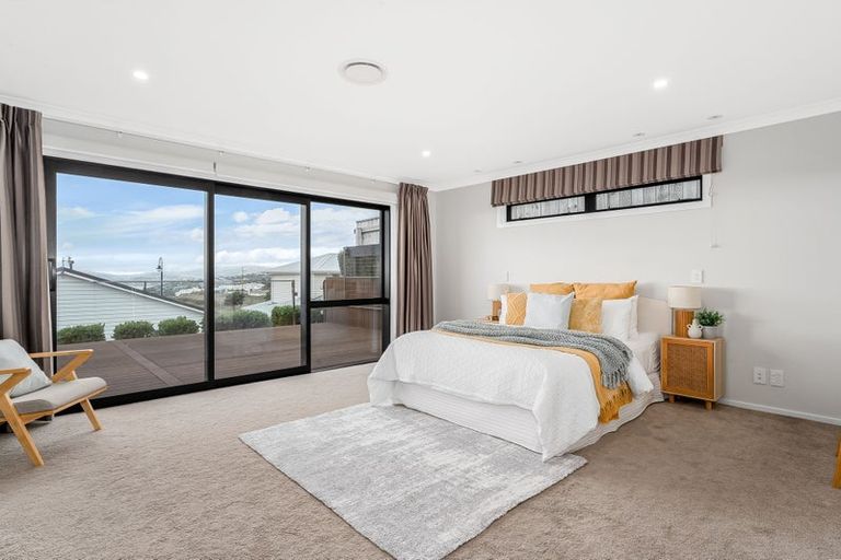 Photo of property in 14 Wangapeka Way, Aotea, Porirua, 5024