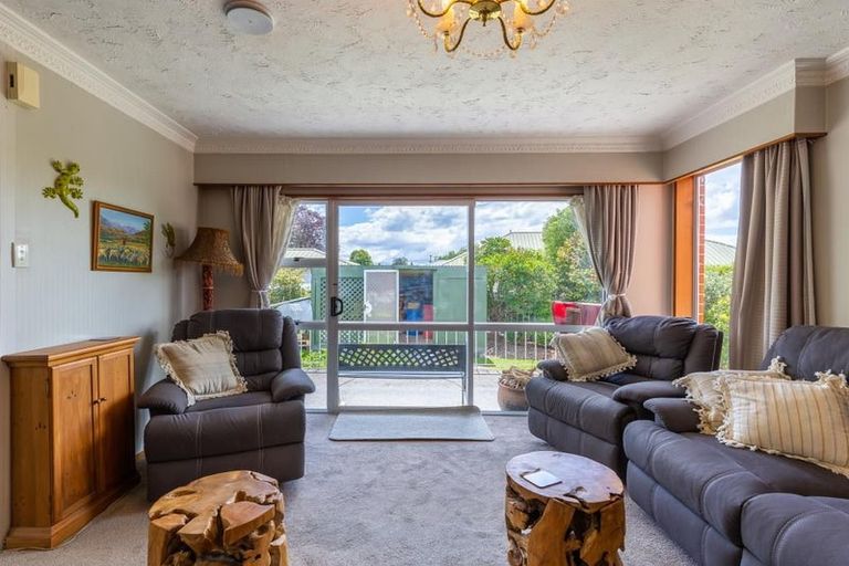 Photo of property in 11 Oxford Street, Waimate, 7924