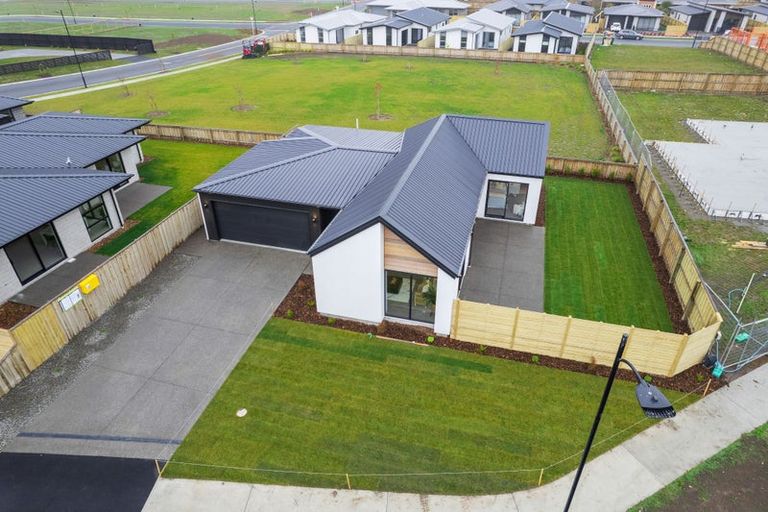 Photo of property in 5 Alex Place, Rolleston, 7614