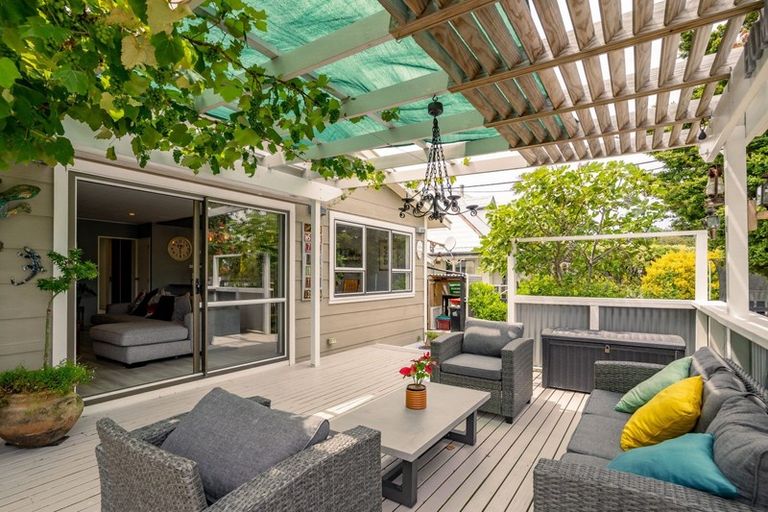 Photo of property in 51 Cologne Street, Martinborough, 5711