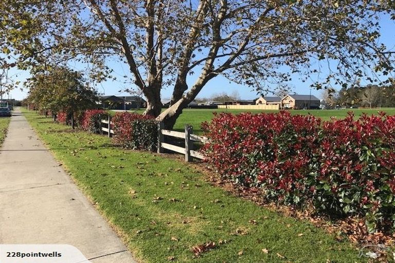 Photo of property in 95 Sandpiper Avenue, Point Wells, 0986