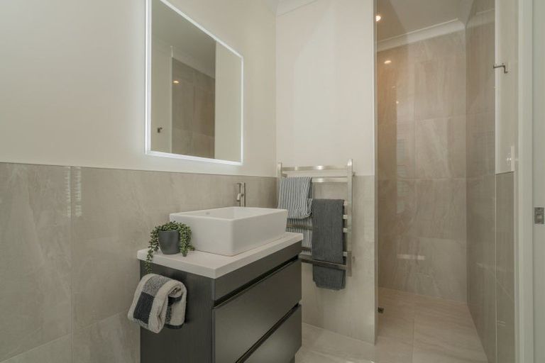 Photo of property in 35 Awatea Drive, Whitianga, 3510