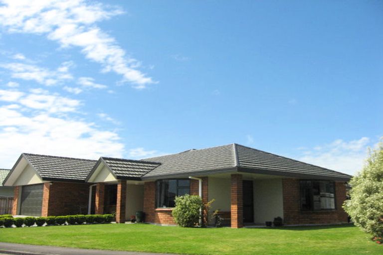 Photo of property in 3 Royal Heights, Glen Avon, New Plymouth, 4312