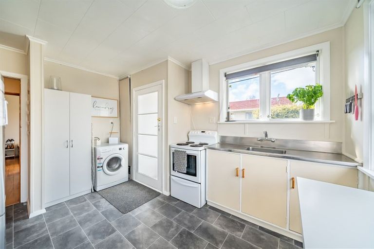 Photo of property in 2/68a Seddon Street, Wallaceville, Upper Hutt, 5018