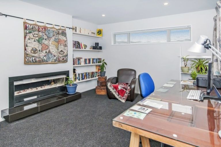 Photo of property in 11 Courtfield Close, Parklands, Christchurch, 8083