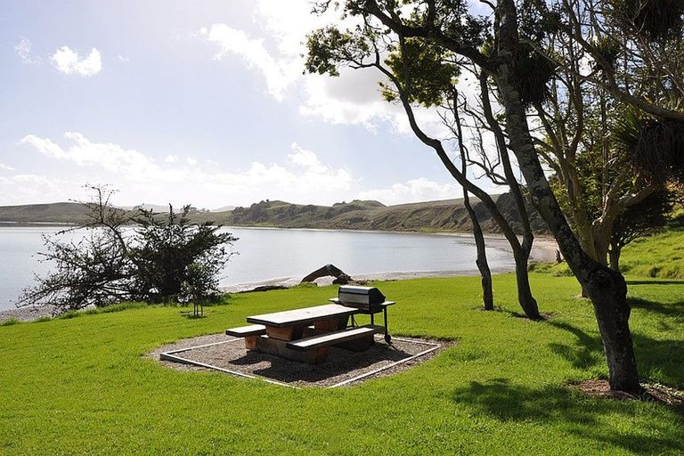 Photo of property in 18a Salt River View Road, Kaiwaka, 0573