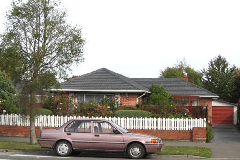 Photo of property in 99 Memorial Avenue, Ilam, Christchurch, 8053