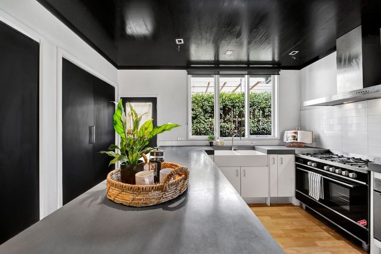 Photo of property in 59 Doralto Road, Frankleigh Park, New Plymouth, 4310