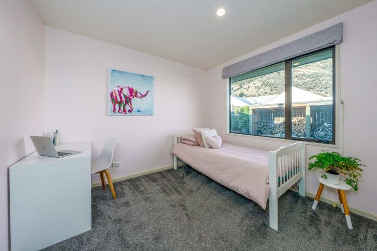Photo of property in 48 Rob Roy Lane, Wanaka, 9305