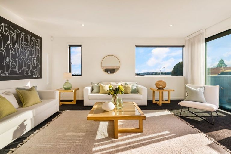 Photo of property in 1/58 The Parade, Bucklands Beach, Auckland, 2012