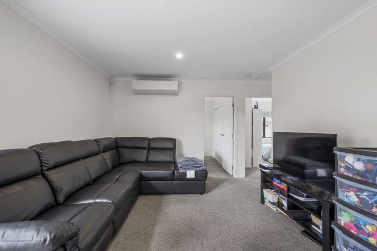 Photo of property in 1/72 Alabaster Drive, Papatoetoe, Auckland, 2025