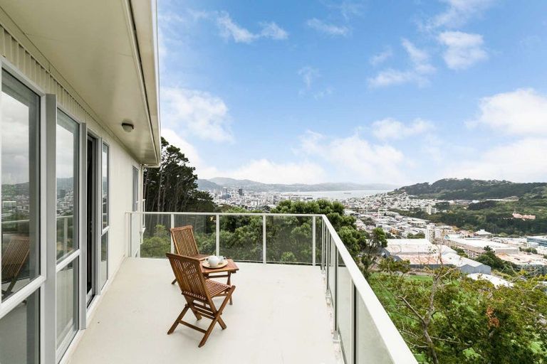 Photo of property in 2b Pearce Street, Vogeltown, Wellington, 6021