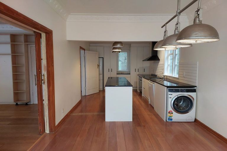 Photo of property in 100 Barnard Street, Wadestown, Wellington, 6012