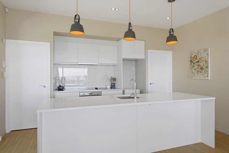 Photo of property in 105 Dyers Pass Road, Cashmere, Christchurch, 8022