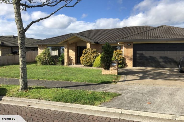 Photo of property in 15 Belcoo Crescent, East Tamaki, Auckland, 2013