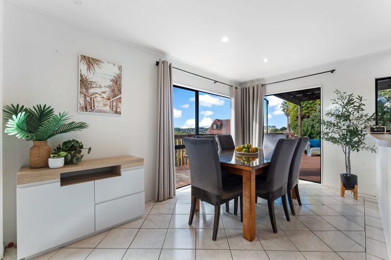 Photo of property in 10 Camilla Grove, Totara Vale, Auckland, 0629