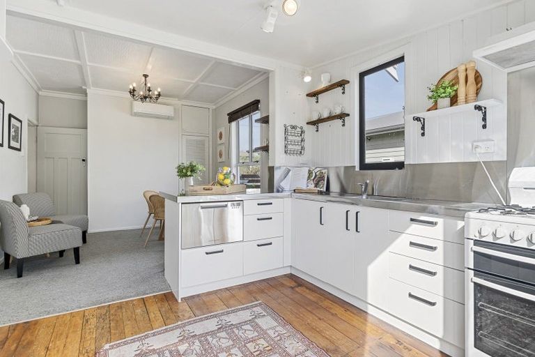 Photo of property in 9 Princes Street, Fitzroy, New Plymouth, 4312