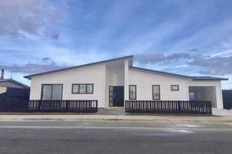 Photo of property in 4 Maioha Road, Pukekohe, 2120